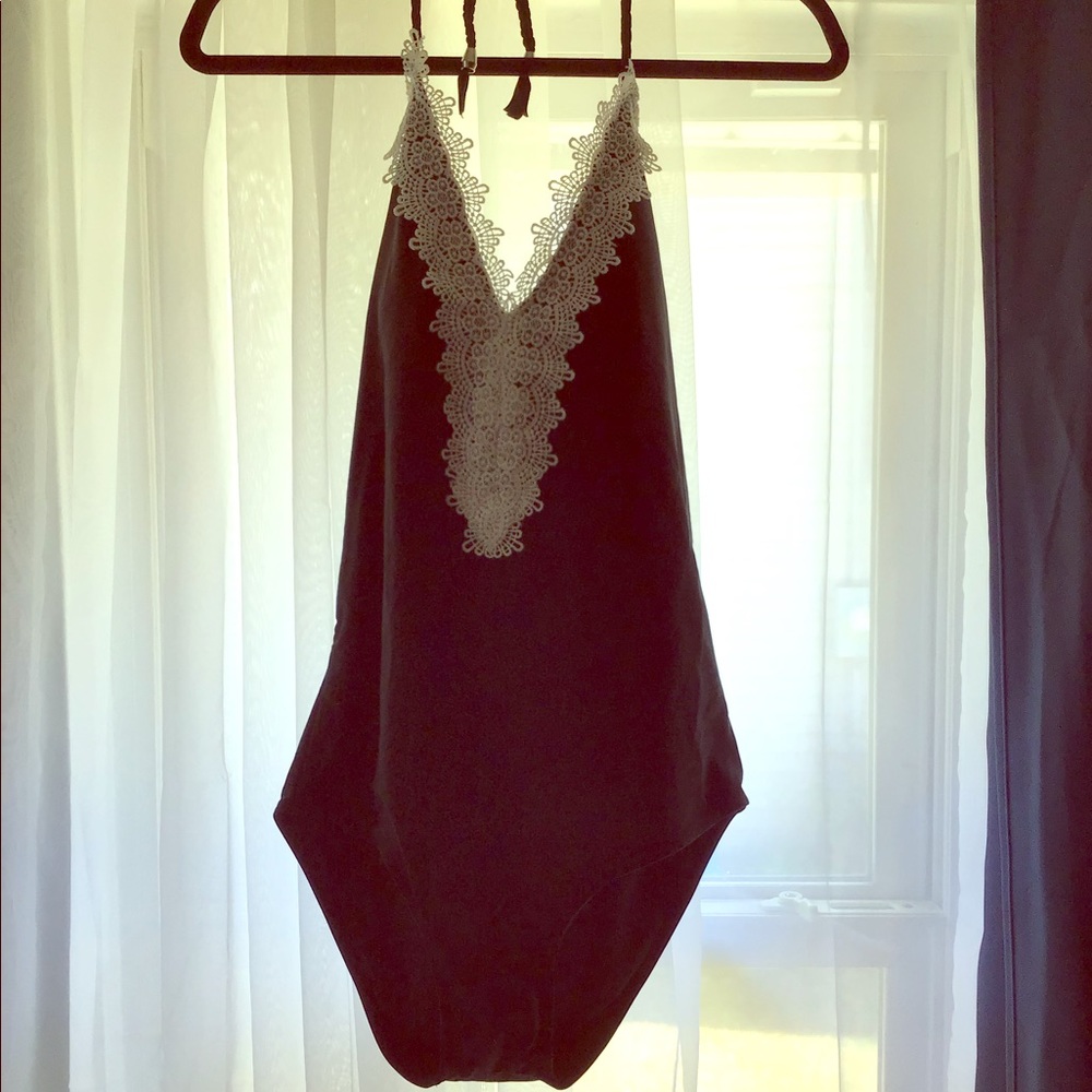 Black & white lace one piece swimsuit size xL
